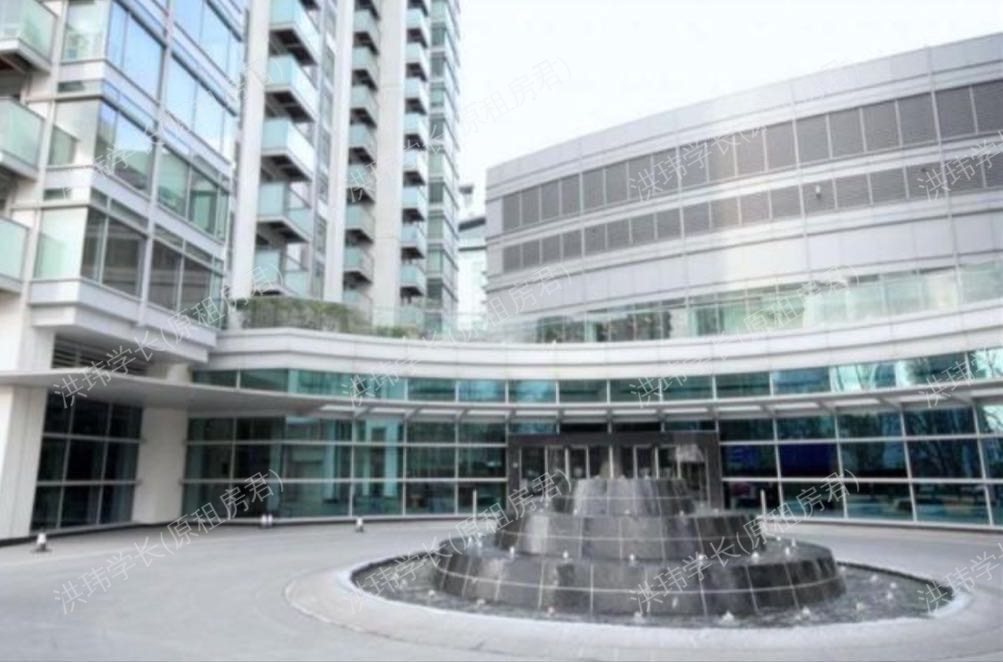 Pan Peninsula Square公寓