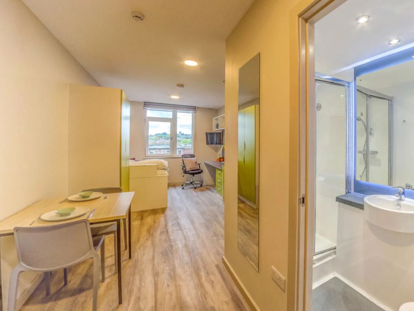 Find Ensuite to rent in Exeter