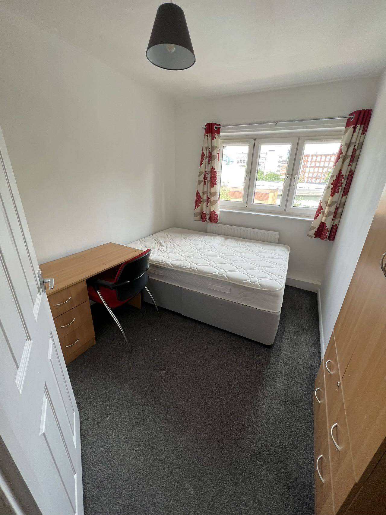 Burlington square apartment转租