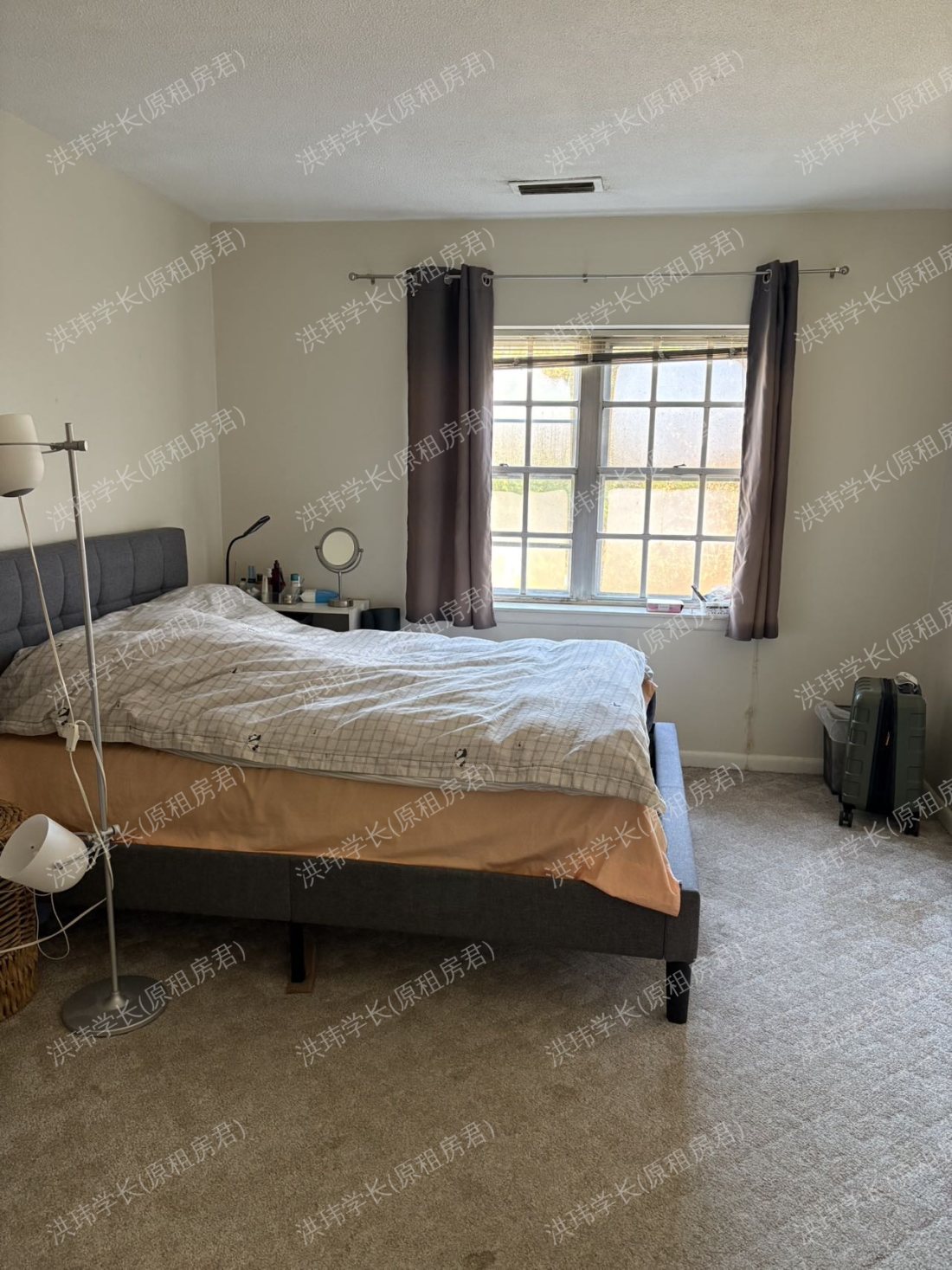 Towne Estates condominium complex公寓