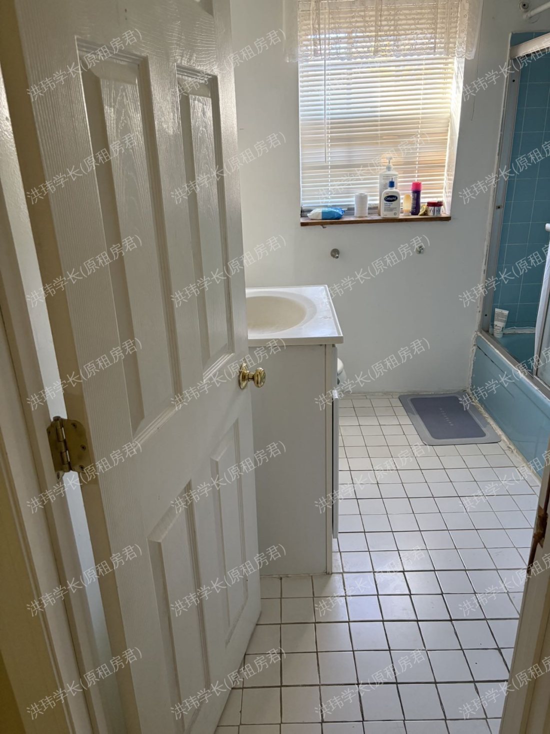 Towne Estates condominium complex公寓