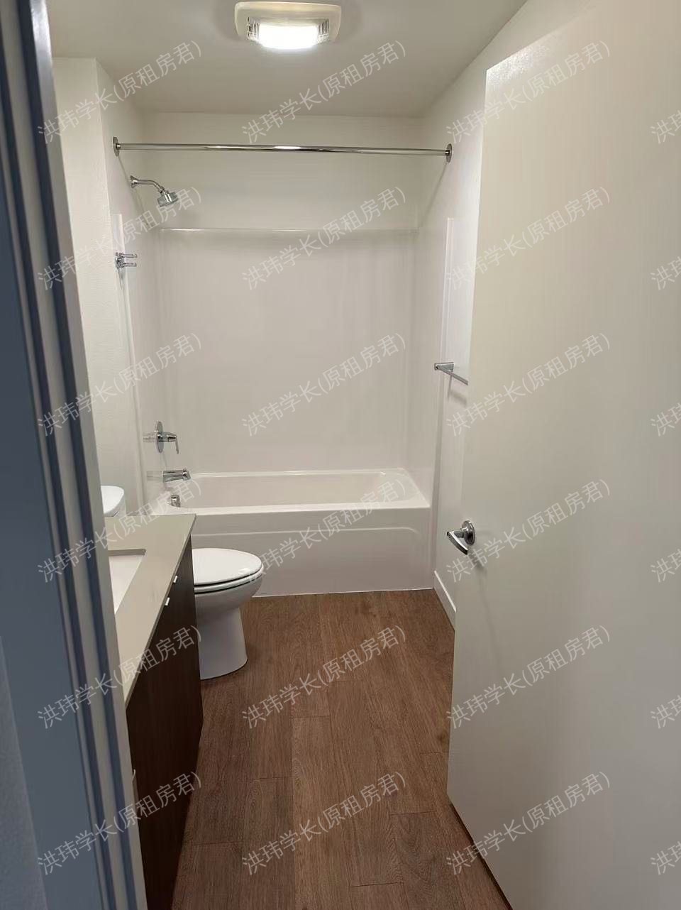 Westlake Steps公寓