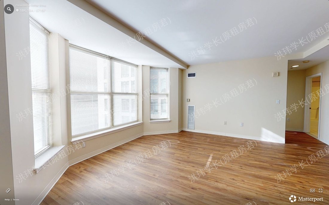 Landmark Square公寓