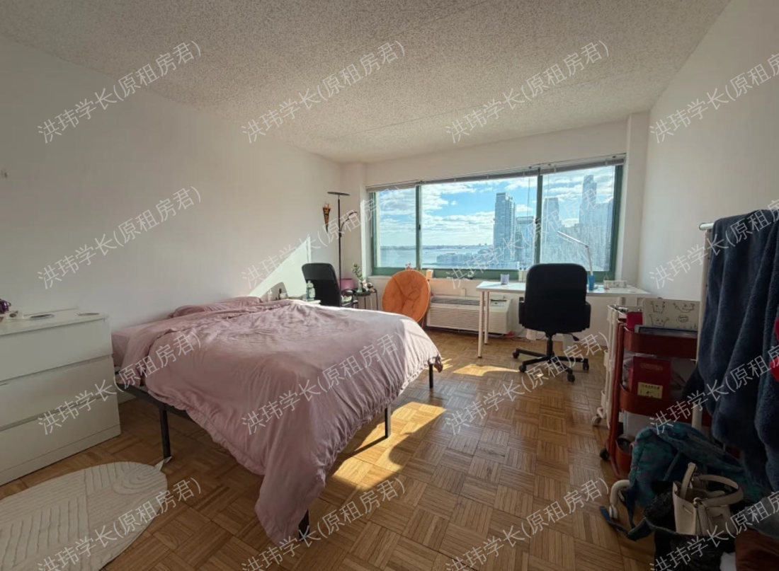 Newport Riverside公寓