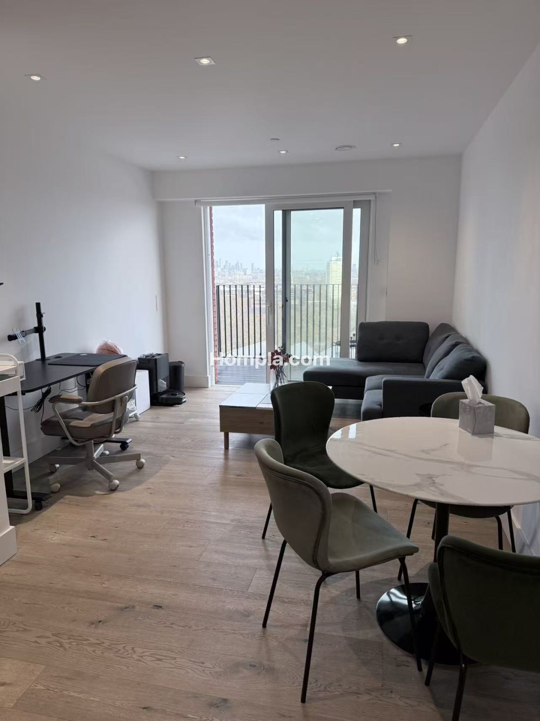 7A Exchange Gardens apartment
