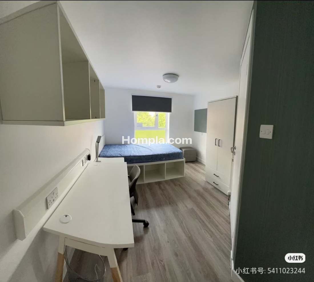Maclay Residence apartment