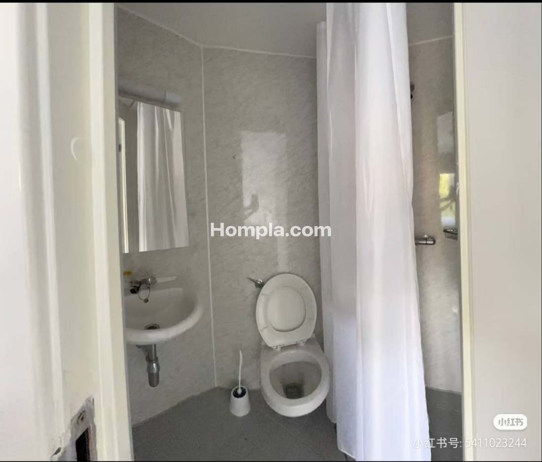 Maclay Residence apartment