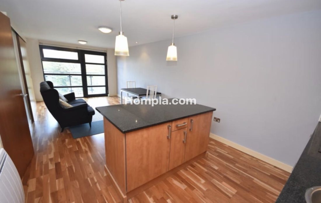 Freeman's Pl apartment