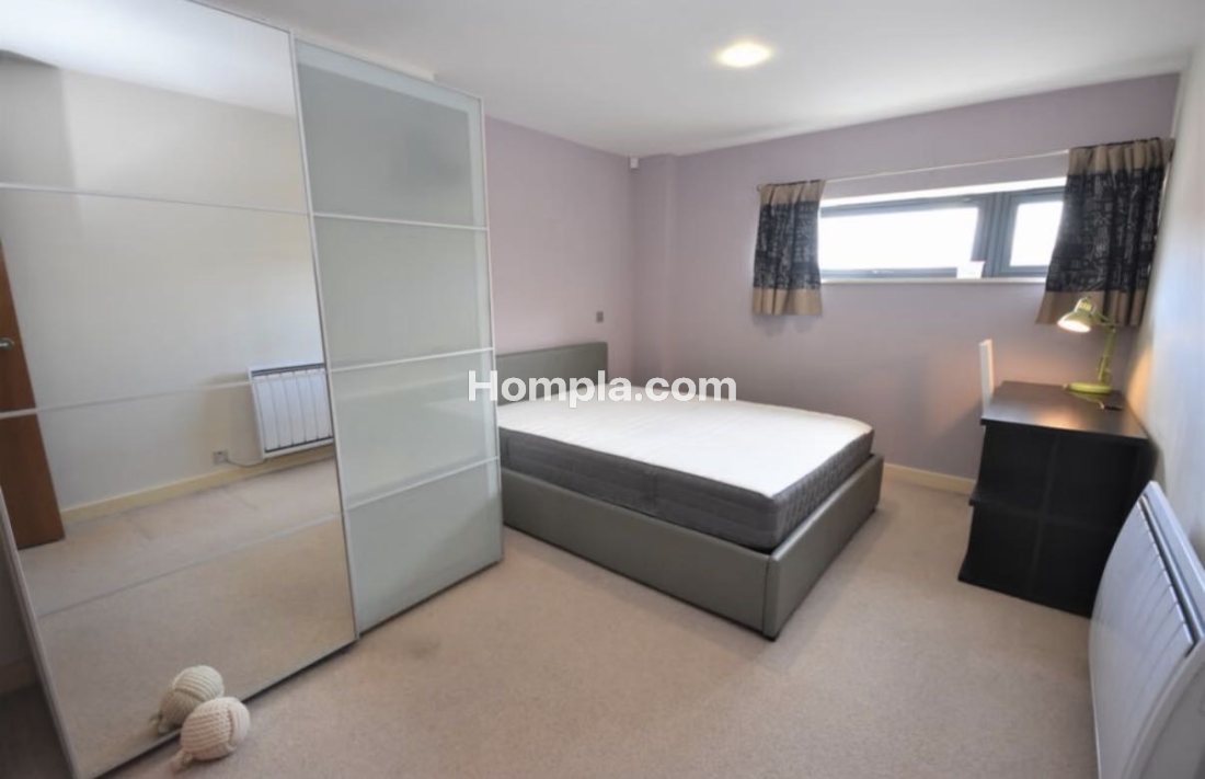 Freeman's Pl apartment