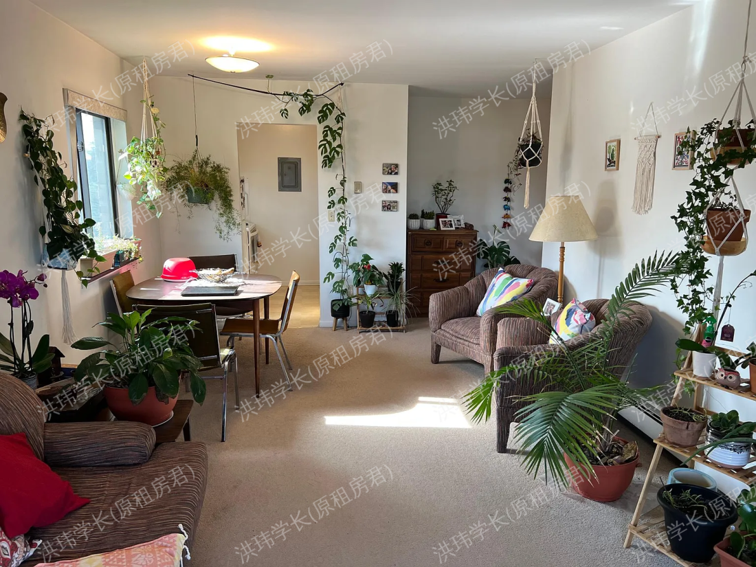 The Oaks Apartments公寓