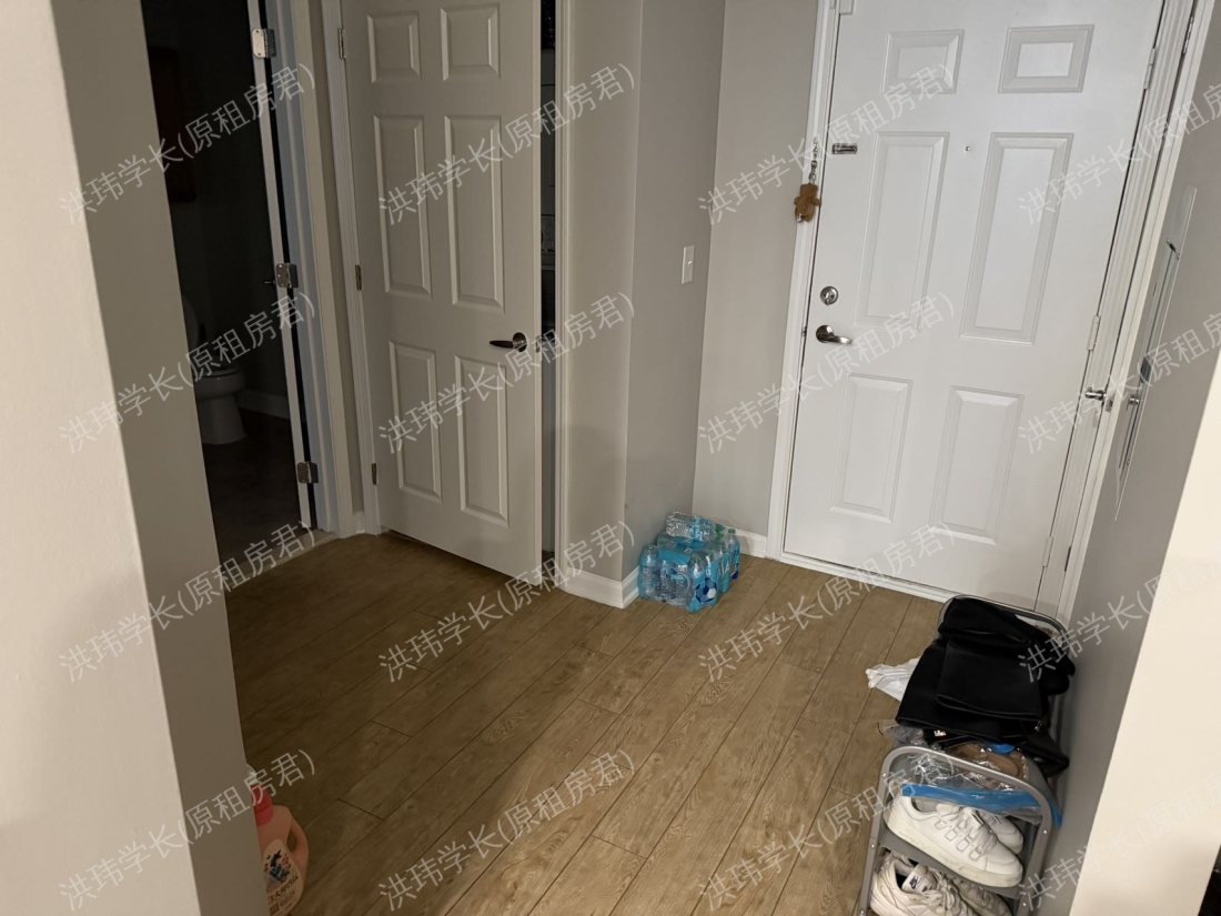 Renaissance Plaza Square公寓