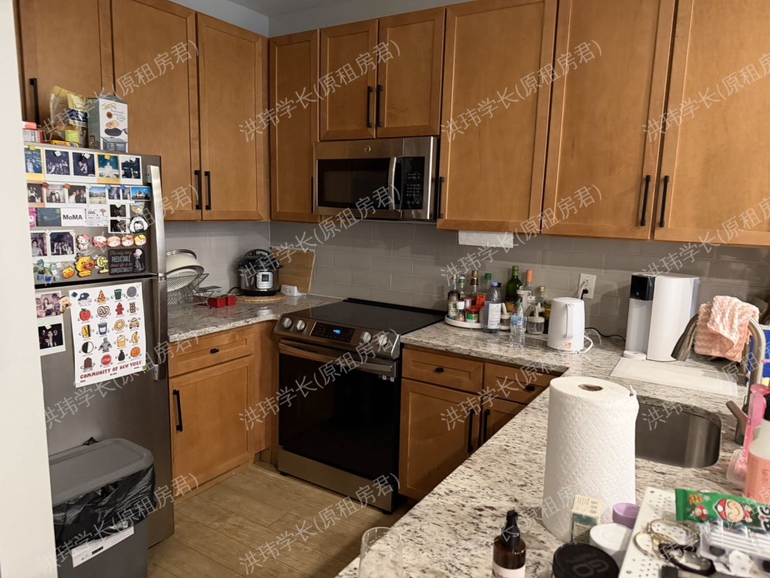 Renaissance Plaza Square公寓