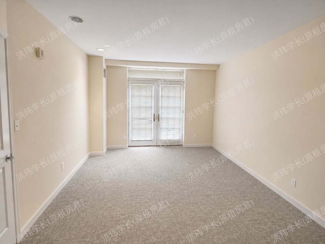 Landmark Square Apartments公寓