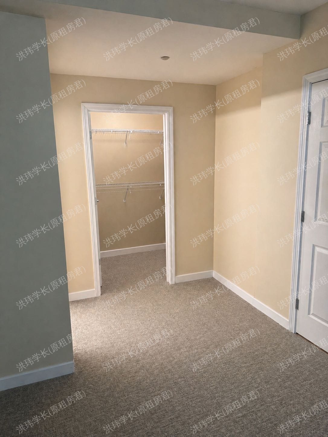 Landmark Square Apartments公寓