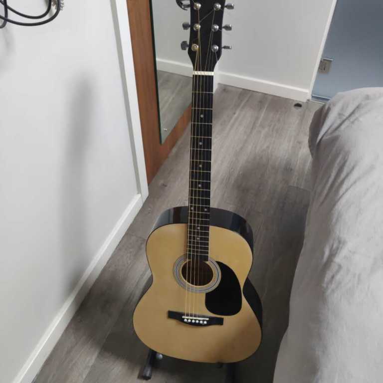 Martin Smith guitar