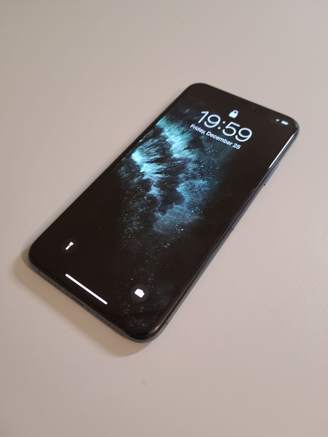 暗夜绿 512G iPhone 11 pro max（全网通双卡）