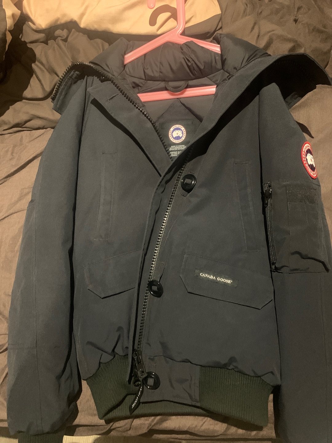 ipad 11inch保护膜、紫色和绿色指甲油、MONiCA VINADER、Canada Goose