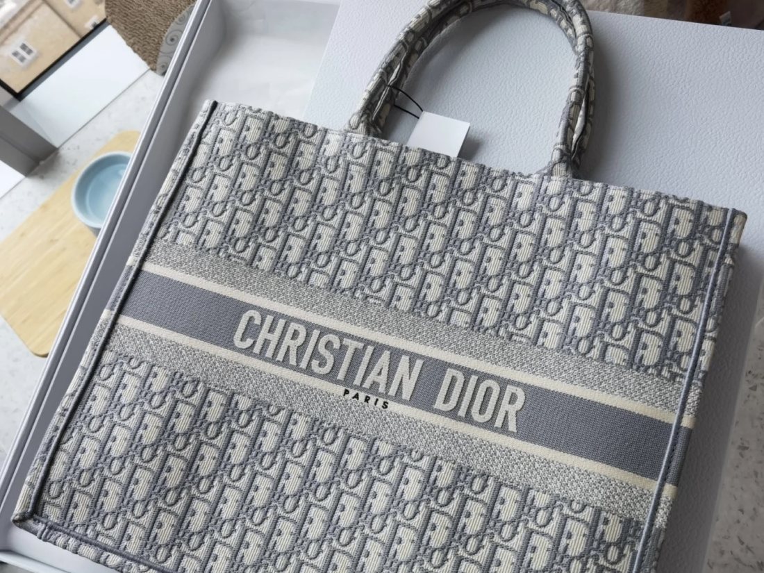 Dior Tote 大号迪奥托特包